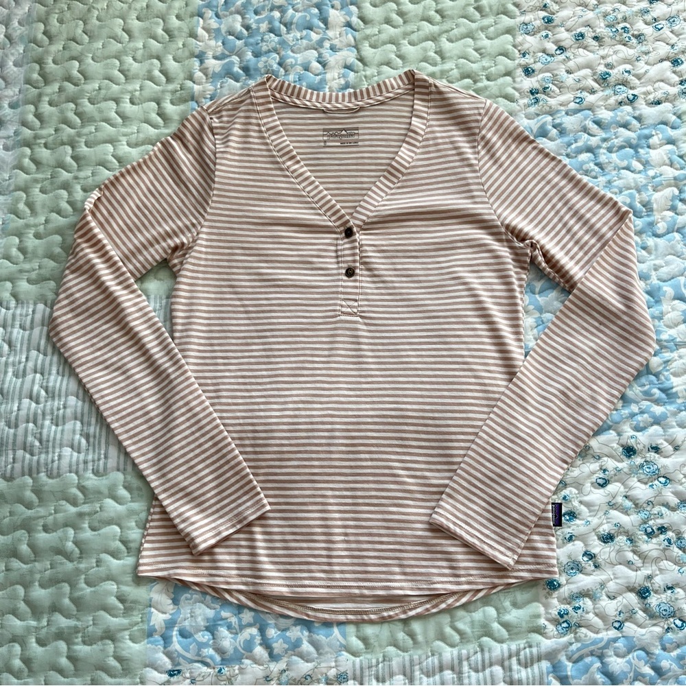 Patagonia Mainstay Henley top.